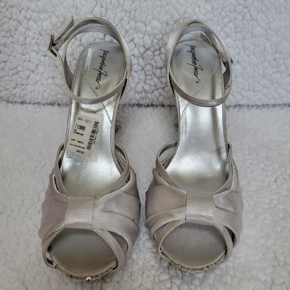 Silver high heels sequin shoes sz 7 1/2 slightly platform